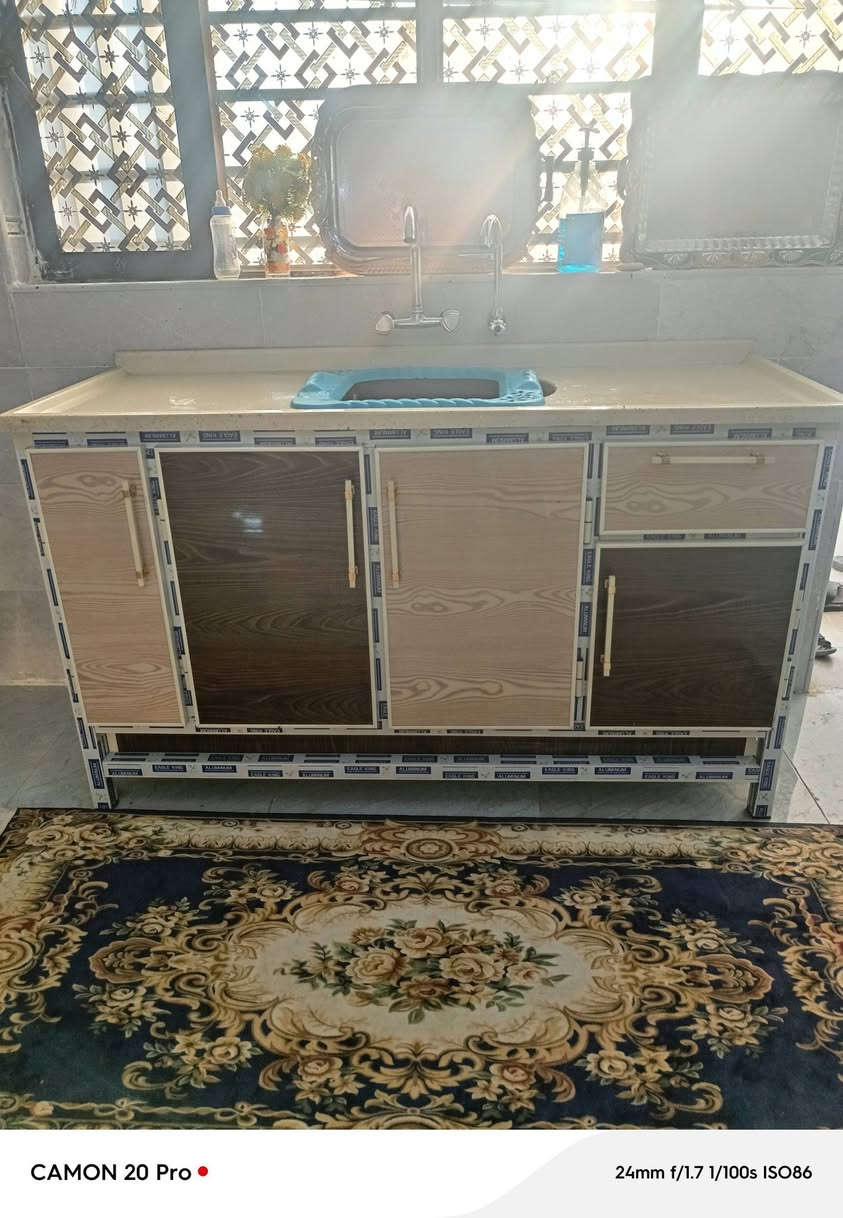 السلام عليكم كاونتر تلث امتار ولسنك متر ونص ونضيف تونه شارينه صاله شهر سعر 600 وبي مجال الرقم والاستفسار ***********
