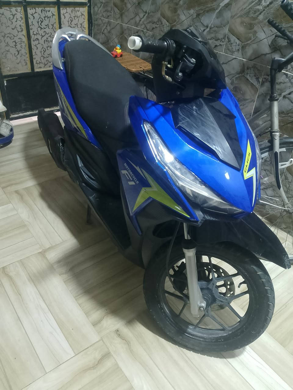 دراجه سيام موديل 20 مفتوحه مره وحده الدراجه اخت الجديده شغالهةمن الطول للطول ال س ع ر 700 وبيها مجال قليل عنواني بصره تنومه ***********
