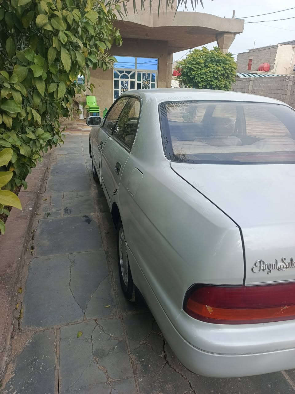 السلام عليكم بطه متصل موديل 1992 رقم مثنى انكليزي كير ومكينه جديد مكفولة كفاله عامه ما عدا صبغ جماليه دواخل جديد حداديه جديد كشن كهربائي
الاتصال 
***********
***********
