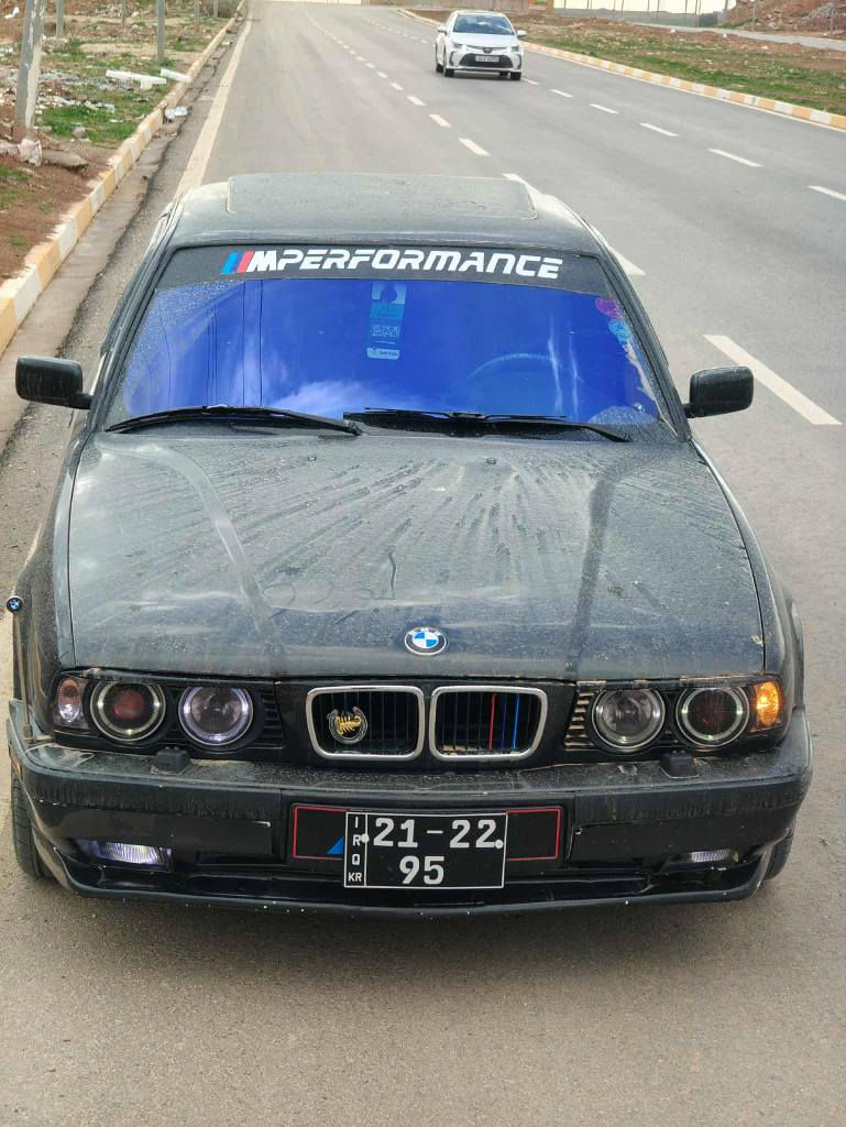 سەرەتا بەناوی خوای گەورە و میهرەبان bmw 525i گێڕ تۆماتیک فوول مواسەفات مۆدێل 1992 ئاڕم هەولێرە پاکانە و هەموو شتی بۆ کراوە بە شەرتی غرامە گێڕ و مەکینە و تەقەو ڕەقە بەشەرت سڵایت شاشە ئایپات چوار جام کارەبا بۆنیت گەورە پێش گەورە تەبریت مەرکەزی تەبریت لەسەر سویچ سارد و گەرم کارەبای و گشت گیانی مەزبووتە ویل 17 M لایت ئەڵقە سەیارەکە حیزامە بۆ جوانی بێ دەعم بێ لێدران هەتا بڵێی شتێکی جوان و پاکە ماڵی دۆستە بۆ زانیاری زیاتر پەیوەندی بکە ژ.م *********** كويسينجاك, أربيل
