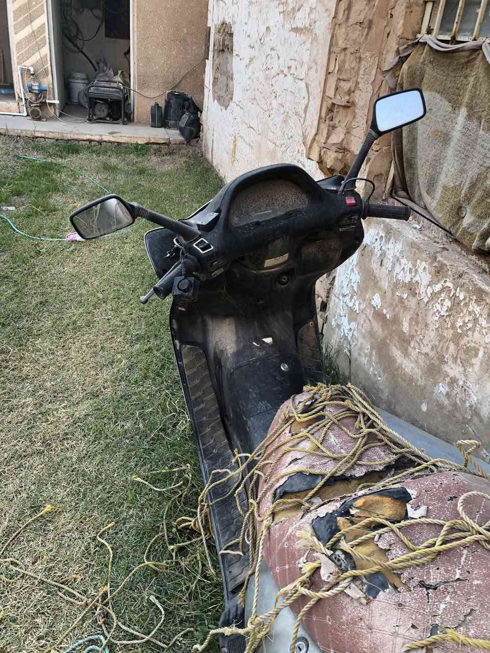 سلام عليكم دراجة هوندا متروكة ابيعهة على هاي وضعيتهة گايمة رايدهة ب 450 مكاني جسر المثنى رقمي ***********
