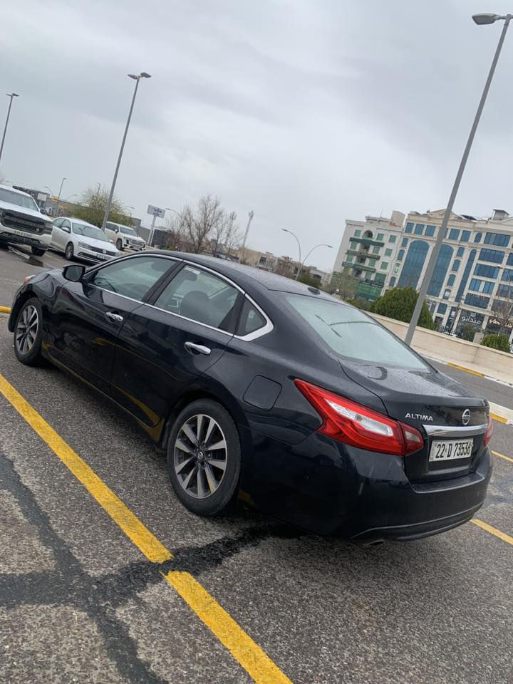 Nissan Altima 2017 SV plus
التيما sv بلاص ٢٠١٧ .. 

لون نيلي طوخ .. فول الفول للأخير .. 
سقف سلايد..
قطعتين تبريد .. 
كشنات وستيرن تدفئة .
. رادارات جانبية 
اشارات مراية..
اشارات نقطة عمياء..
كشن السايق كهرباء كامل الوضعيات .. 
ويل كب بلادي..
تايرات نظيفة كلش..  
شاشة وكاميرا خلفية .. 
وباقي المواصفات معروفة 

ضررهه واضح بالصور 
.. بونيد مبدل ومصبوغ بدون قطرة معجون. 
وبالعراق جامرلغ امامي وباب جهة السكن .. فقط بخ كلير.. .. بدون قطرة تعديل او معجون .. بدون قطرة دواخل … بدون شخوط او بدون رصعات . 

بدون اي ايرباك (كامل وضع بلادي)… وشرط الفحص. 
كير جديد تفصيخ مبدل بالشهر الثامن والوصل موجود..
كير ومحرك وتبريد وتراي .. كامل شرط الفحص. 

شرط الوكالة والتحويل (سيارة بأسمي).

سنوية لحد شهر الرابع ٢٠٢٨

السعر : ١٢٢ ورقة قفل .

تلفون : ***********
