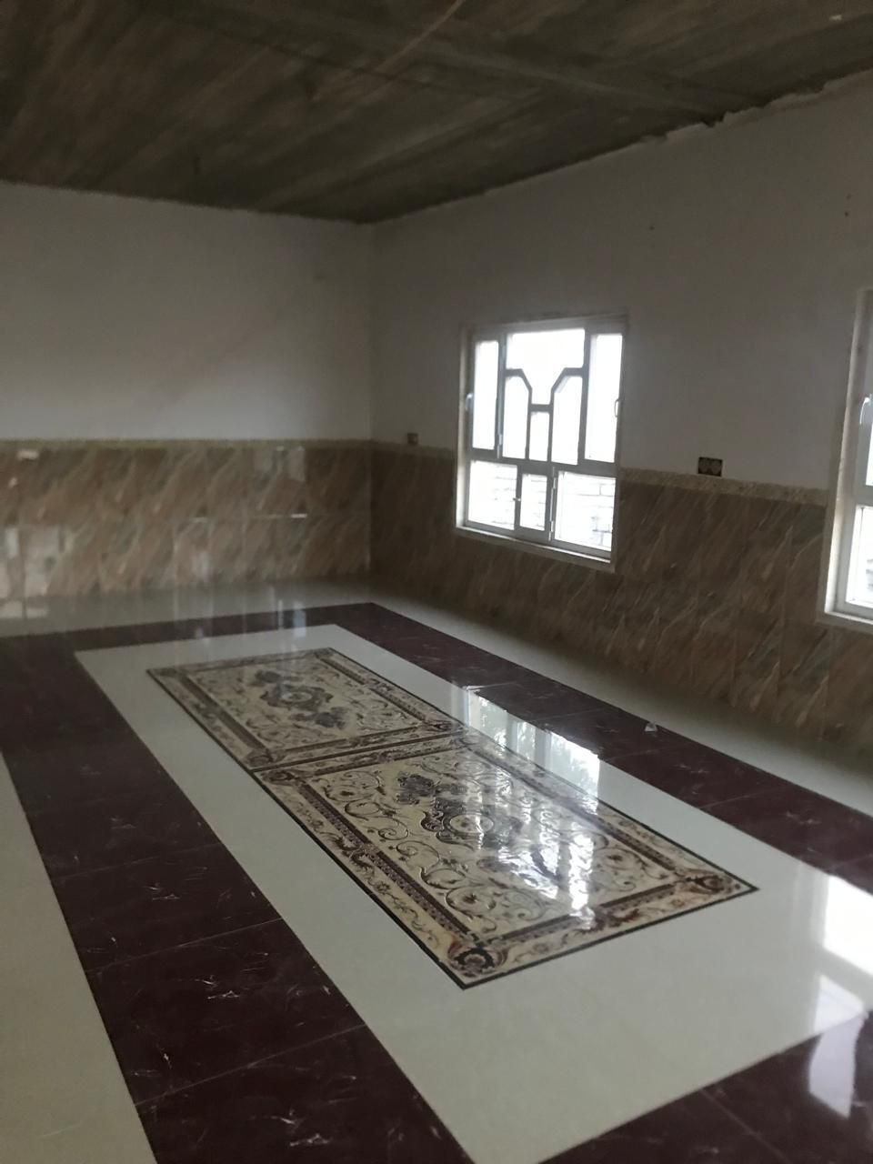 بسم الله الرحمان الرحيم قال تعالى: (أحَلَّ اللهُ البَيْعَ)
دار للبيع في الشرقاط تحديدا قرية شكرا قريب علشارع العام بلاضافه حديقه وحوش جبير  سياج داير حبل  مع اساس بيت كامل مكمل بس تجيب غراضك وتسكن باب حوش بوب داخليات كهربايات  + تانكيات ماء 5 فوك  - كامل مكمل داخل بورسلين  وسيراميك وبيت ما شاء الله فخم بعض الصور اسفل جاهز للستلام وللستفسار اكثر اتصل علرقم المذكور ‬‏ - ‏
‪0781 141 1687‬‏
 ملاحضه خلفه ارض جبيره حوالي نص دوم تابعه للبيت تصلح مزرعه وكلشي ترهم
