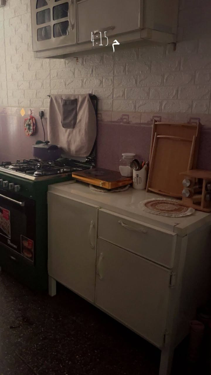 السلام عليكم غراض بيت للبيع كاونتر + تخم 8 مقاعد+غرفت نوم +ثلاجة
التفاصيل اتصل ***********
