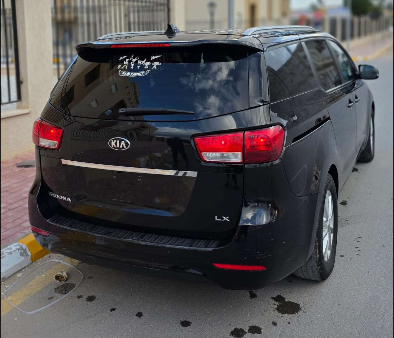 Kia Sedona 2017 🔥
سيارة لا قوة إلا بالله قمة في النظافة والحالة 👌
استيراد أمريكا 🇺🇸 وجاية سليمة بالكامل بدون أي حوادث أو أضرار.
🚗 سيارة عائلية فخمة ومريحة جدًا للسفر والخطوط
🏠 بحالة الدار استعمال نظيف جدًا
🔑 زوز مفاتيح أصلية
✨ المميزات والمواصفات:
🚪 بيبان جانبية كهربائية بالكامل
💡 مصابيح أمامية وخلفية LED إنارة قوية ومظهر عصري
❄️ مكيف قوي جدًا وتبريد ممتاز مع تحكم كامل في المكيف
🎥 كاميرا خلفية تساعد في الوقوف بسهولة
🎶 نظام صوتي ممتاز ونقي
🪑 مقاعد مريحة جدًا وواسعة للعائلة
📦 مساحة كبيرة جدًا للعائلة والسفر
🛞 ديسكو وعجلات ممتازة بحالة ممتازة
⚙️ سيارة عملية واقتصادية ومناسبة للمدينة والخطوط
💎 سيارة لا قوة إلا بالله نظيفة جدًا جدًا
💎 جاهزة للاستعمال مباشرة بدون أي مصاريف
💎 سيارة عائلية مريحة وفخمة بكل معنى الكلمة
📞 للاستفسار الاتصال على الرقم:
0916503761


**إذا كنت صاحب هذا الإعلان وتريد حذفه لأي سبب، رجاءا أرسل رسالة إلى الدعم الفني**