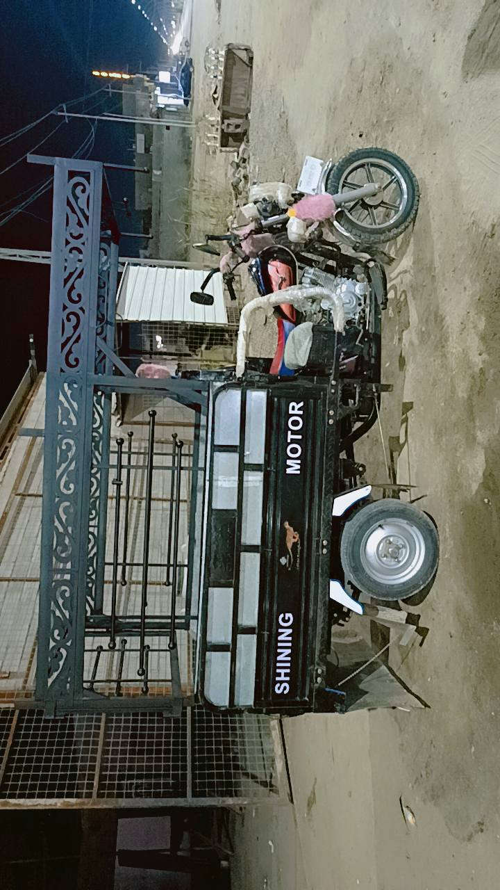 سلام عليكم طرطوره نضيف البيع موديل 23 بيه وراق صولي من محمد مزهر  مكاني الخميسه كيلو سعر مليونين 850وبيه مجال  رقم الهاتف ***********
