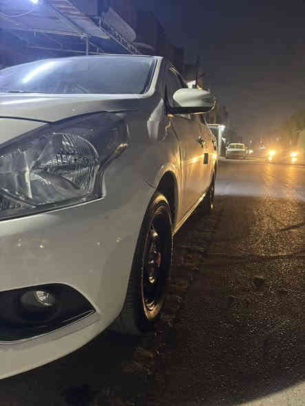 سلام عليكم 
للبيع نيسان سني موديل 2025 
السياره ام الضمان مال شركه نيسان 
ماشيه  17الف السياره نضيفه جدا مال بيت 
صار بيهه تبديل جاملغ السايق فقط 
مواصفات النيسان معروفه 
جام كهرباء 
تبريد قطعتين 
شاشه 
وباقي المواصفات معروفه 
السعر 128$ وبيهه مجال 
بغداد الشعب 
الاستفسار 
***********
