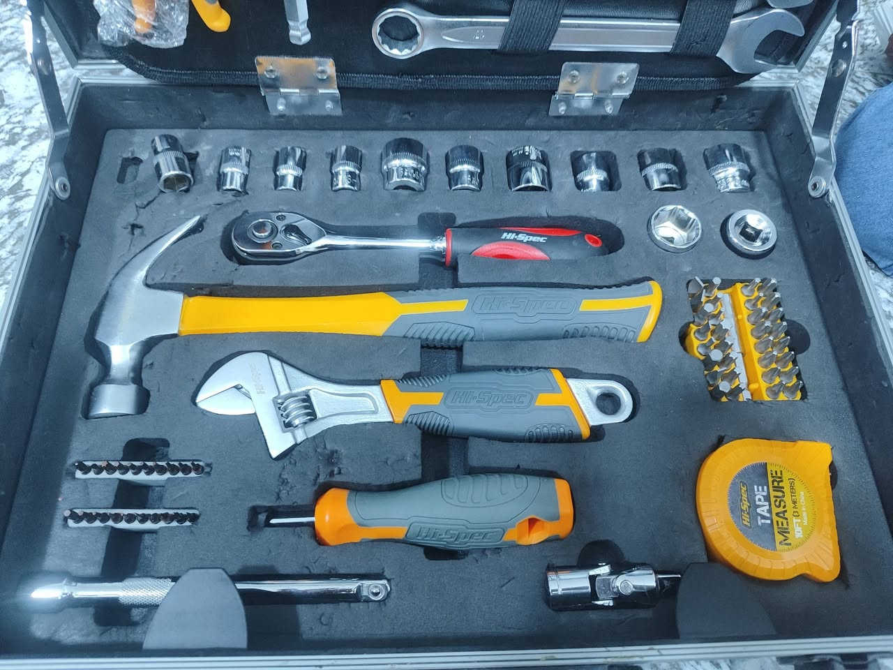 السلام عليكم 
عده كامله امزون 
ودريل كامل امزون 
اثنينهم بسعر 75 مكاني حله يوجد توصيل


**إذا كنت صاحب هذا الإعلان وتريد حذفه لأي سبب، رجاءا أرسل رسالة إلى الدعم الفني**