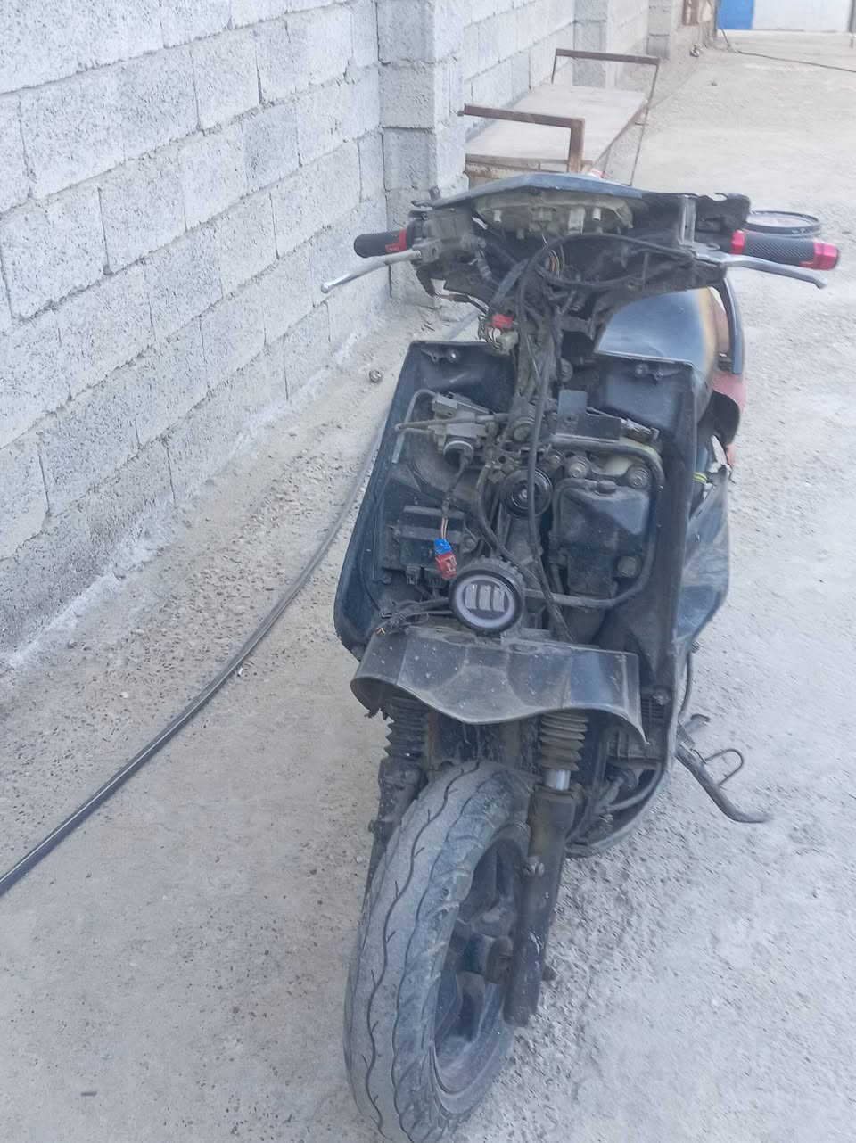 السلام عليكم دراجه سكنس فحل شغله كلشي مابيها بس كفرات ومجفته تجفيت جديد لايت شخال هورن شغال السعر250وبيه مجال قليل الرقم *********** بي واتساب
