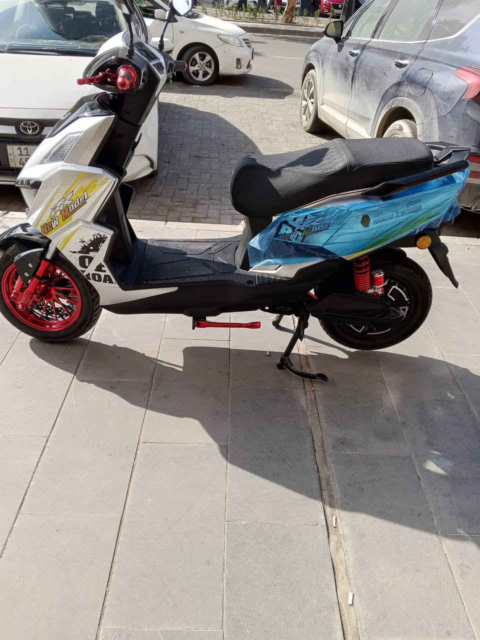 السلام عليكم للبيع دراجه سكنس GTمديل 2026 دراجه زيرو ما ماشيه بعدها بجيس الشركه فول فول مواصفات بطاريه ليثيوم ضمان سنه بل بطاريه ملحقات وصل المعرض بل منشور
تفاصيل الدراجه
بريك امامي خلفي دسك هايدروليك
حساس بريك 
لايت عالي ناصي زنون +رماس
بك لايت خلفي ليزري LED
اشاير لد ليزري
بلوتوث سستم سماعات كامل 
دبل اشاره
سكن لد امامي 
نضام بك الرجوع الى الخلف 
نضام بارك
مثبت سرعه 
مانع تزحلق
سرعت الدراجه حقيقي 90
بطاريه ليثيوم
تقطع مسافه بل شحنه الوحده 80كيلو جيب ويز وفحص
ملف الدراجه2500
دبلات رياضي امامي خلفي غاز
ويل كب رياضي
تايرات جلاتين حجم 12
ثلاث انضمه تشغيل كارت بصمه سويج
ستامد صفح رياضي 
الشراي يتفضل خاص او التصال عله الرقم***********
مكان الدراجه بغداد المنصور 
سعر الدراجه مليون بيها مجال بصيط
