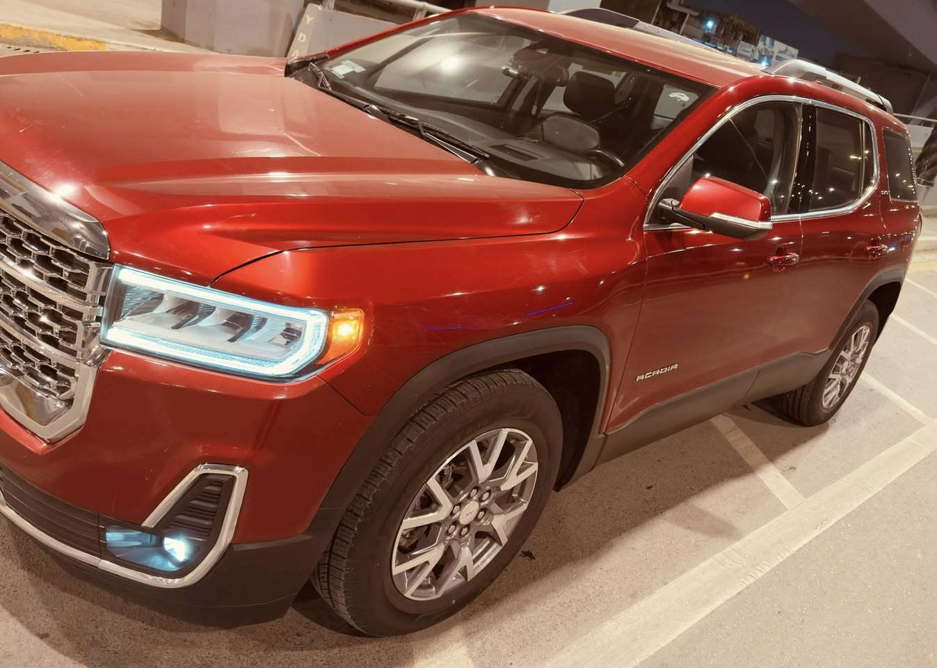 جي ام سي اكاديا موصفات خاصة موديل 2021 SLT فول مواصفات السيارة كل المواصفات بيها عدا الفور ويل مابيها حادثها موضح بالصور ايرباك دركة ودشبول فقط  بيها صبغ خمس اصابع بالصندوك وتعديل بارد بالبونيد تواصل على الرقم ***********
