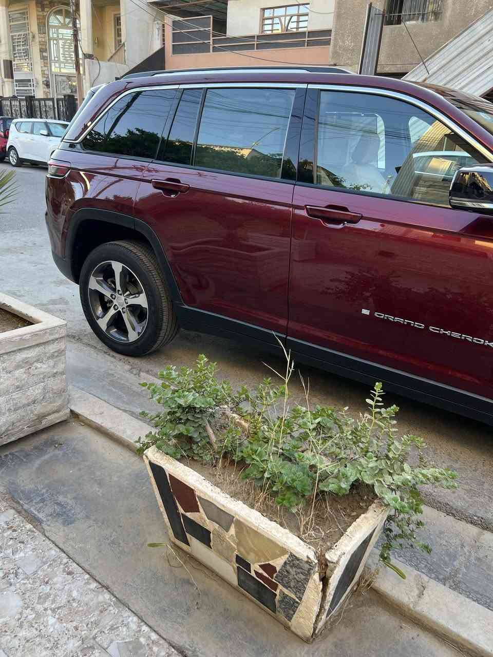 سلام عليكم 

جيب موديل 25  رقم بغداد حلو

خمسه راكب جديده جدا 
 
حادثها فقط جاملغ بدون دواخل بدون ايرباك

سيارة هايبرد. + بانزين+ شحن

صور سيارة تحكم فول مواصفات 

مكان سيارة بغداد رصافه  ماشيه 18Km

لاستفسار ***********
