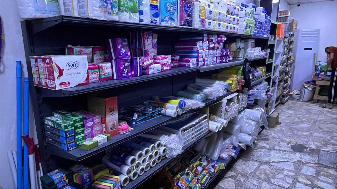 سلام عليكم …
عندي رفوف وكاشير وميز مال كاشير وسلات جبس وعارضة جكاير وعارضة كرزات وسبالت كنتوري 3 طن 
للاستفسار الاتصال ع الرقم *********** 
مكاني بغداد

