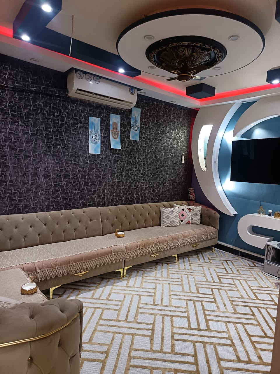 السلام عليكم
بيت ١٠٠ متر

الموقع الخمستلاف

طابو صرف

كامل على اخر حبه

#***********#

#مسنجر
