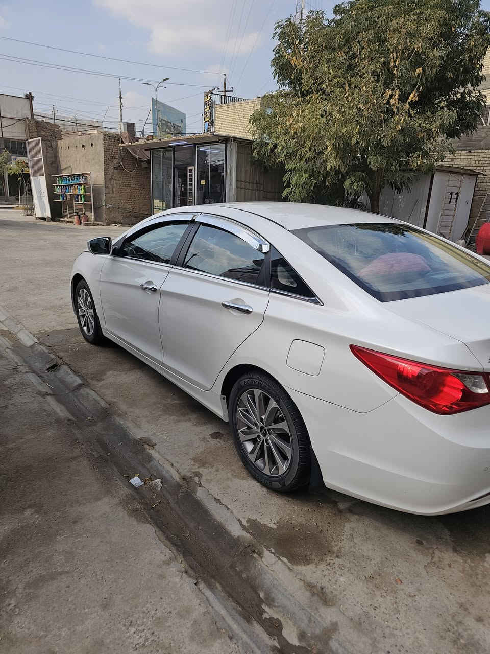 السلام عليكم سوناتا خليجي مكفوله لون ابيض رقم سليمانيه محرك 2400 دوش موديل 2014 عنوان كوفه 
التواصل واتساب ***********
