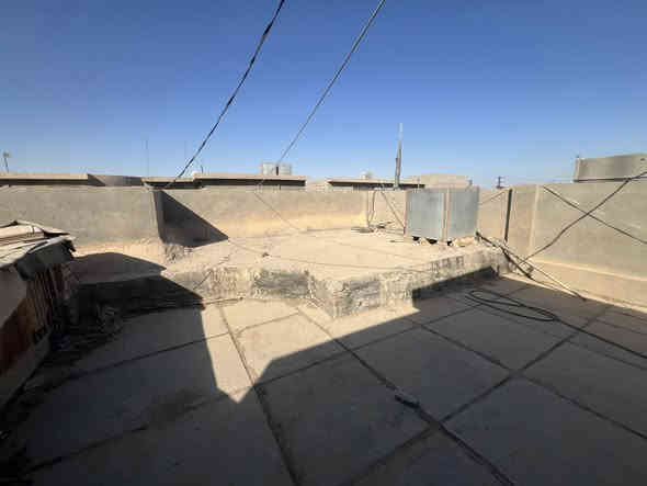 اعلان من #النيزك_للعقار لبيع وشراء الاراضي و الدور الزراعية والسكنية والمقاولات العامة 
--------------------------------------------
دار للبيع  بموقع ممتاز 
موقع البيت - صلاح الدين - قضاء بلد - مقابيل كلية الصناعة
 
-السعر :125 وقابل للتفاوض 
يتكون من :

- غرف عدد 2
- مطبخ 
- صالة 
- صحيات 
-منور

مساحة البيت : 190م بالسند واقع حال 200م

📄 نوع العقار : طابو صرف 

--------------------------------------------
للاستفسار والتواصل : *********** - ***********

او زيارة مكتبنا الكائن في - صلاح الدين - بلد - شارع الامير - مقابل عيادة الدكتور قاسم حاتم
