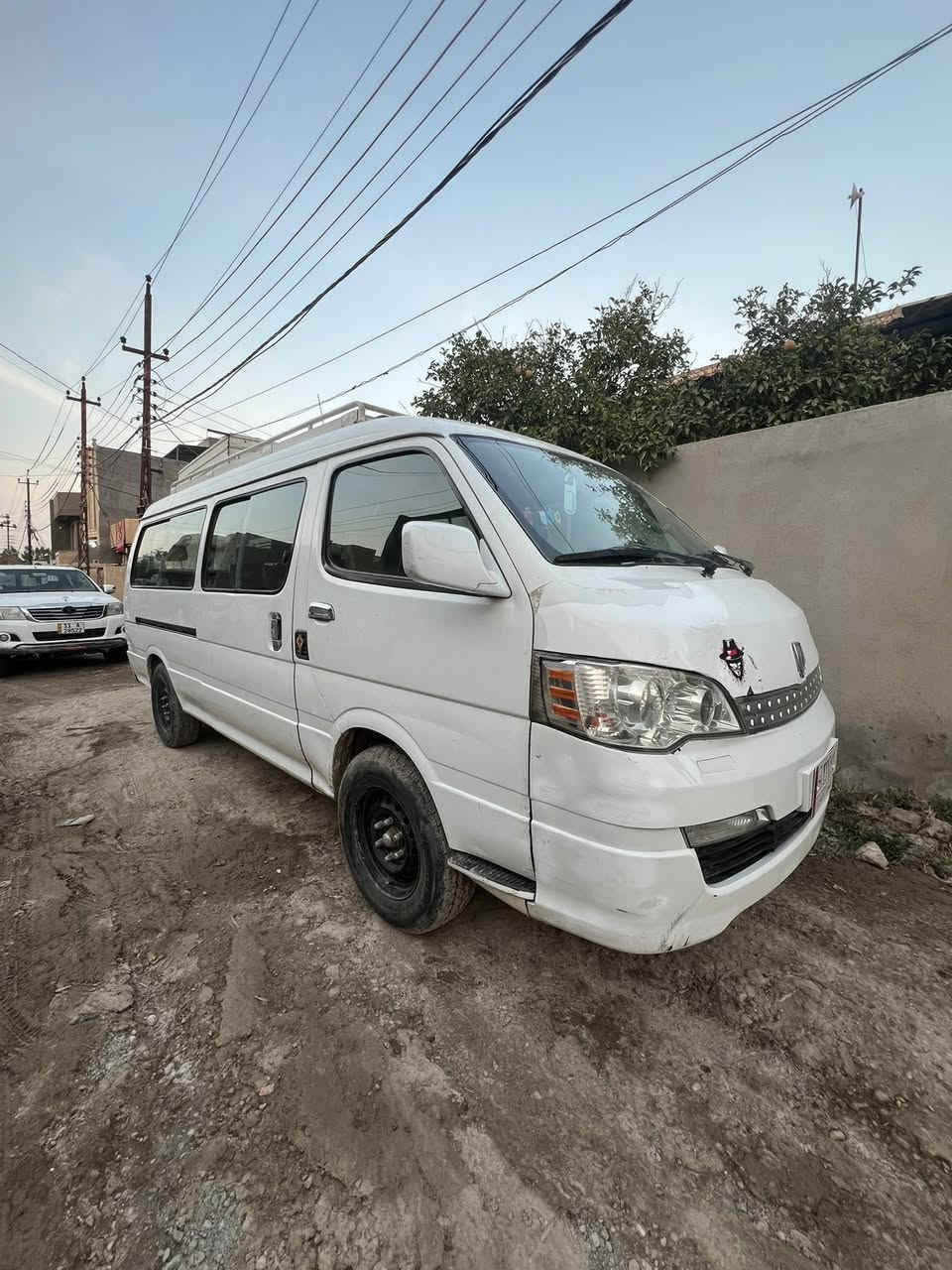 جنبي   H1.   2014 حره
رقم بغداد
محرك تيوتة كروسيدة 4y
تخم تاير  شاشة سيباية 
صبغ جنطة وهلالات تعمير حادث جنطة دعجة بسيط بدون دواخل 
مكان السيارة ابو غريب
سيارة كبل للشغل  خير من الله 
مكلف بالنشر 
***********
السعر ٧٩  ماكو بهيج سعر بالعافية على الياخذهة
