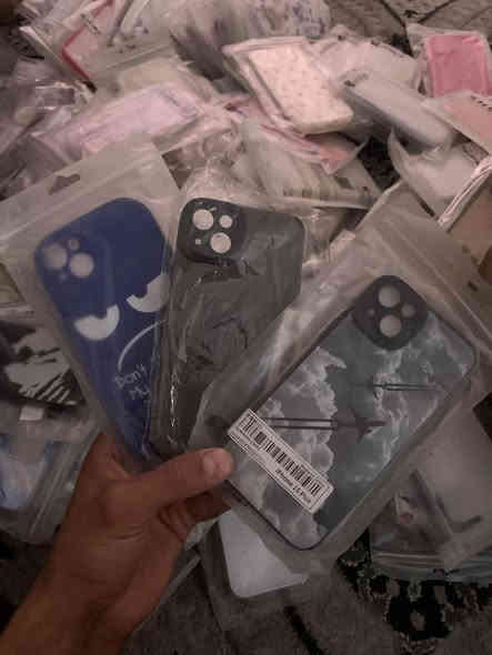 اسلام عليكم كفرات ايفون منوع من 15 بر ماكس لل x 
العدد290 سعر القطعه 500 دينار كفرات ايباد عدد 4 سعر القطعه 1000 دينار الكفرات ايتيمات كلش حلوه عنواني كربلاء توصيل موجود هـ***********
