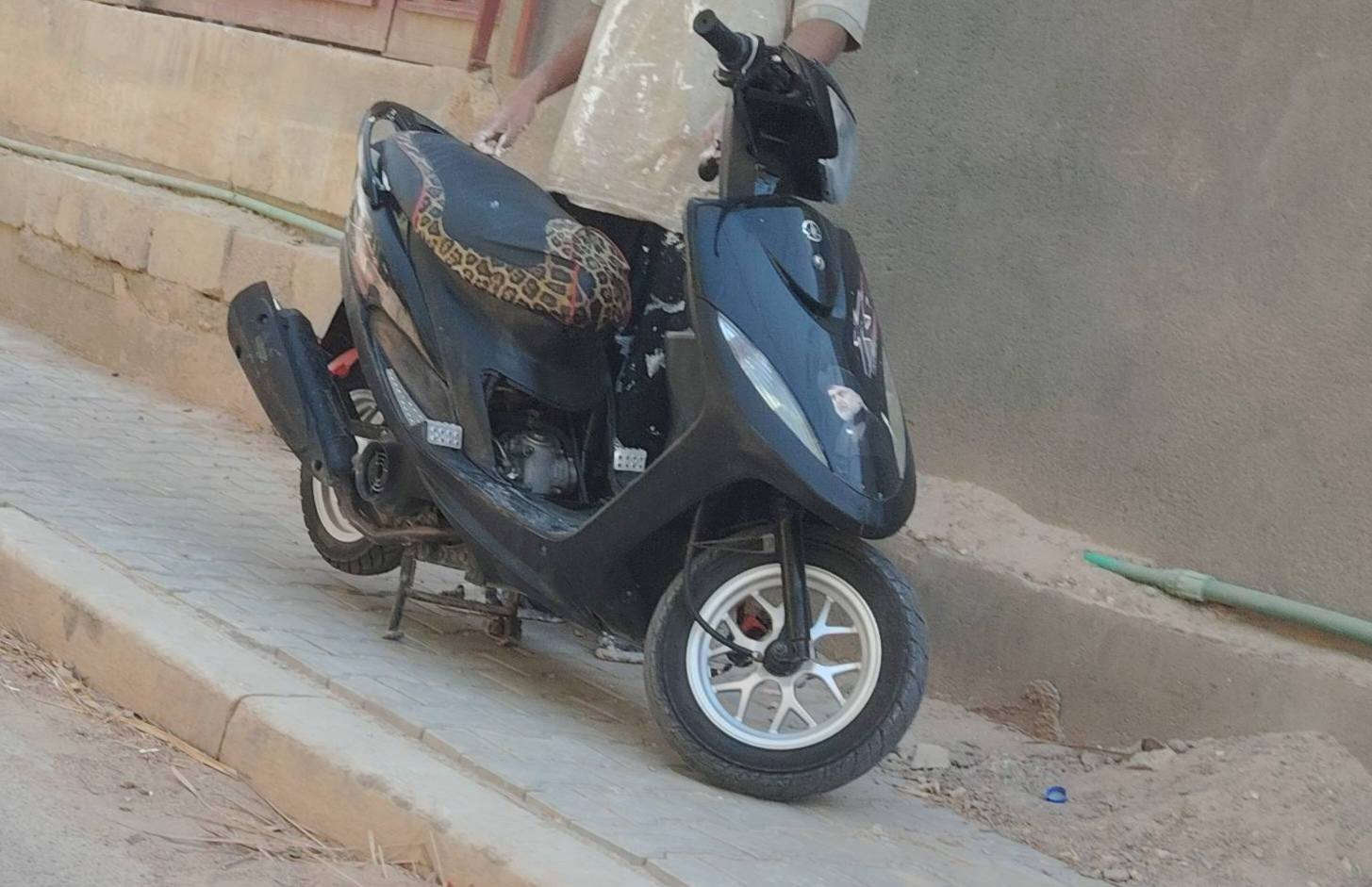 درجة البيع ماكس عدله عوزه بس سلف كلشي يشتغل بيه وسعره خاص وهذه رقم تليفوني ***********
