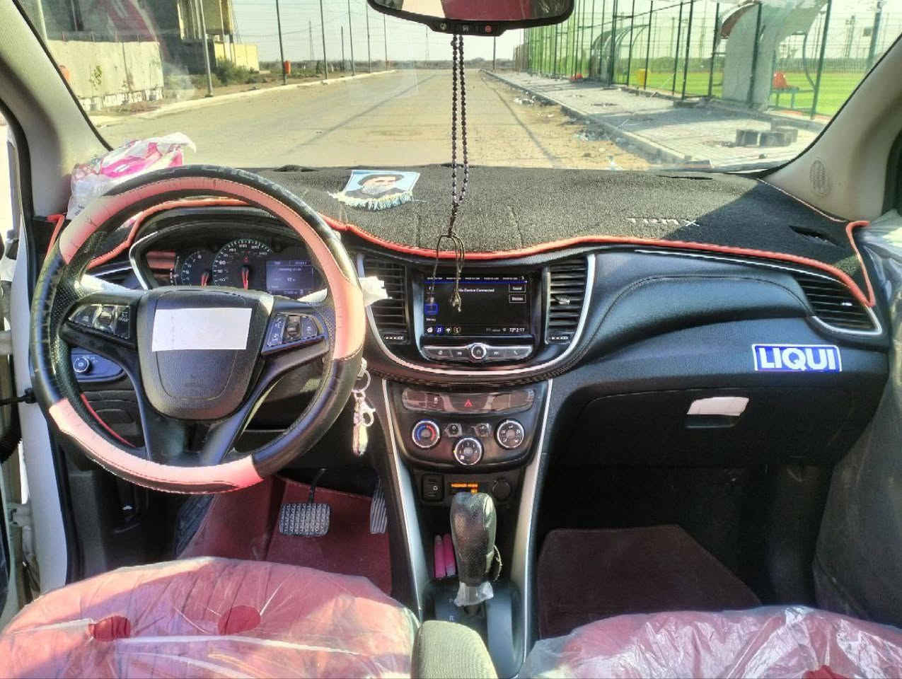 السلام عليكم 
سيارة شوفر ليت تراكس موديل ٢٠٢٠
معوقين رقم مثنى وكالة عامة نظيفة 
حادث خلفي فقط موجود صور وسونار مكانها البصرة 
السعر ١١٠ الاتصال على الرقم ***********
