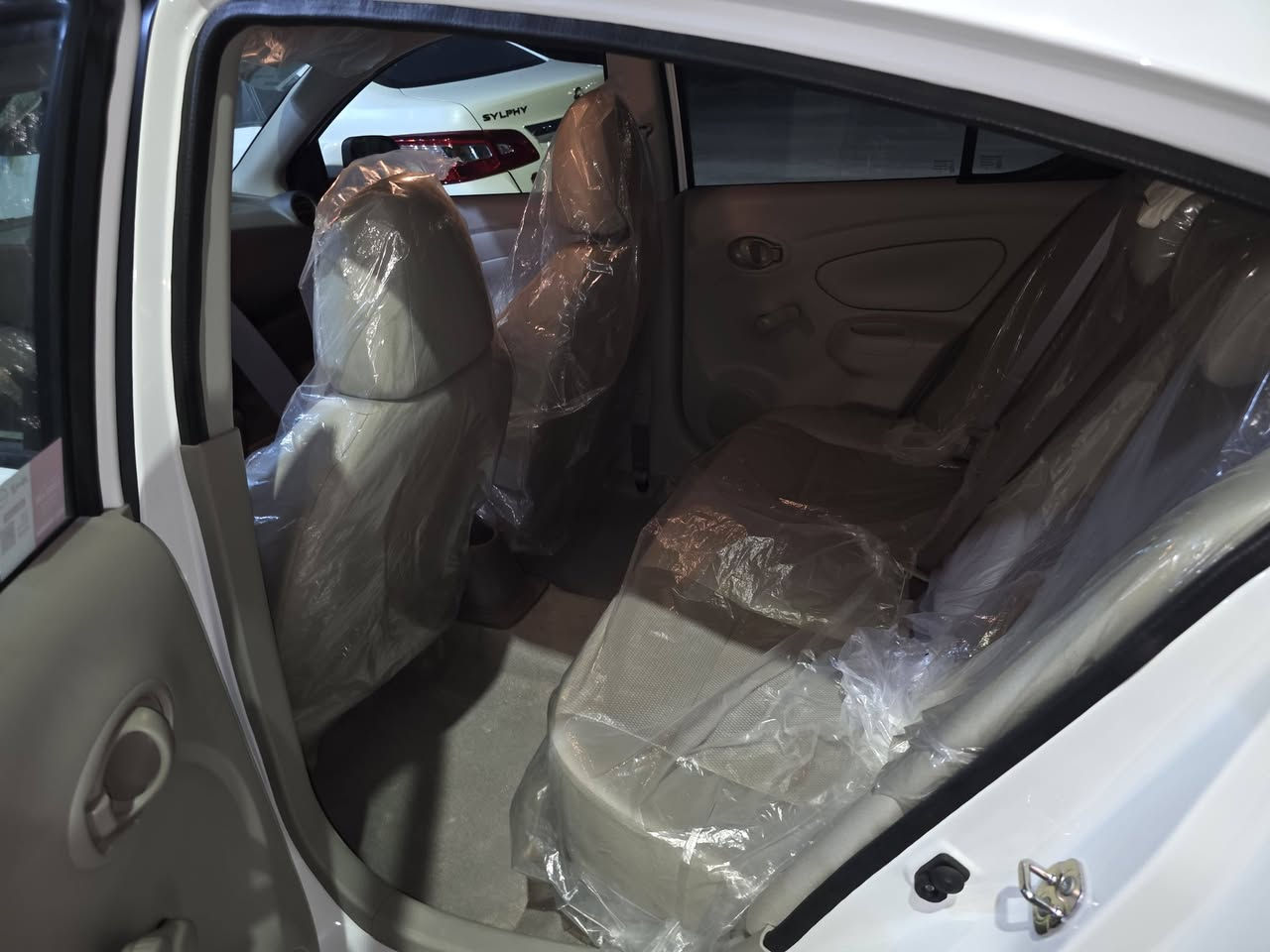 السلام عليكم نيسان سني للبيع ماشيه 1.000 زيرو كفاله من الشخط للتواصل رقمي *********** المكان البصره ياسين خريبط صادره بيهة وكاله السعر 135 والشراي يتصل اني مكلف بل نشر

