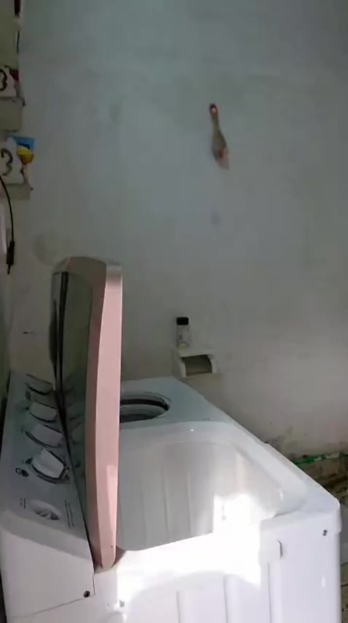 بيت مساحة 100 متر تقريبًا بالتجاوز مال الدورةابو الدشير شارع الضغط قرب اسواق الحجية للأستفسار والسعر ***********
