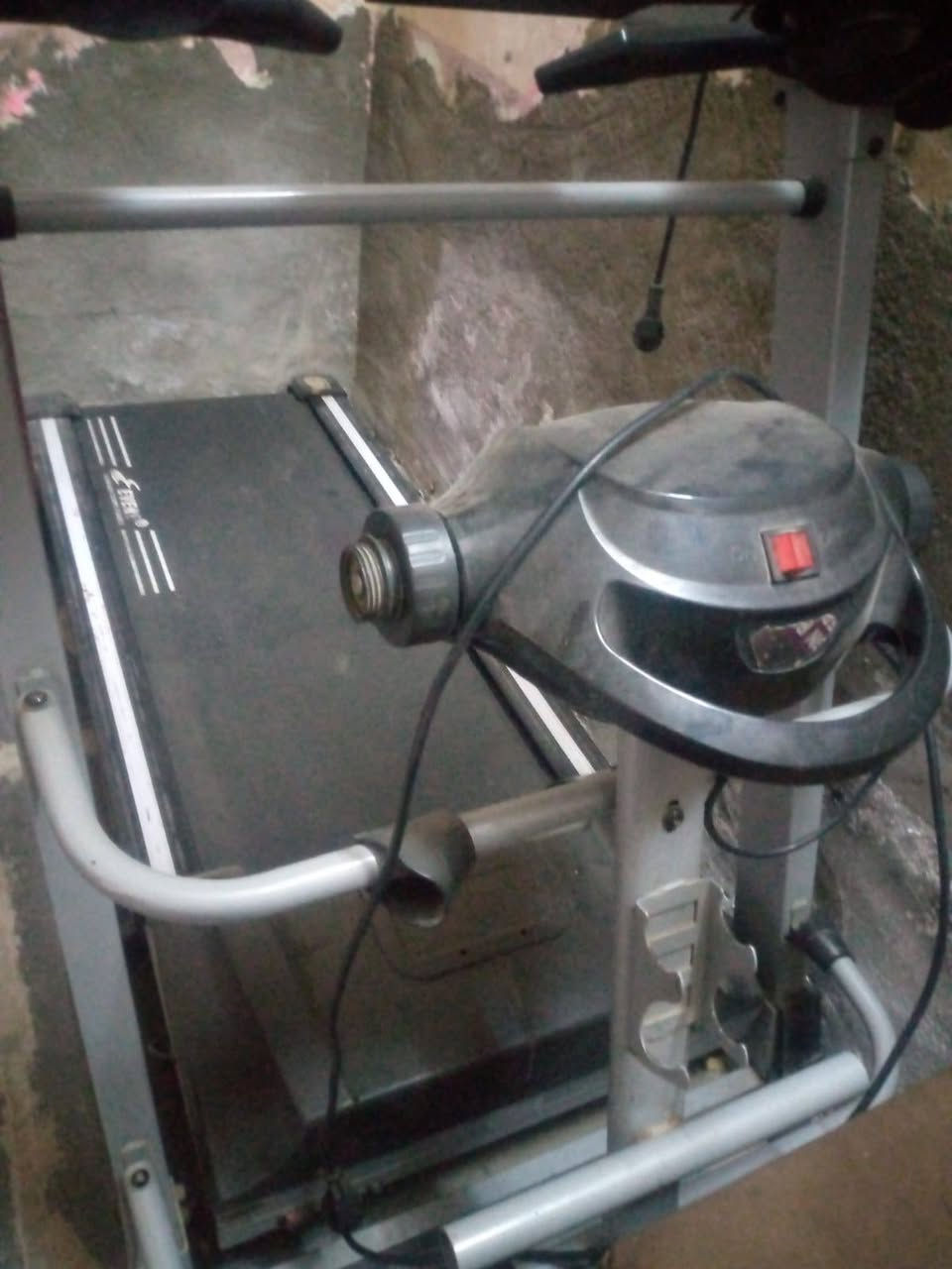 جهاز جري سعره 325اوبي مجال رقم *********** اسمه تِريدميل
