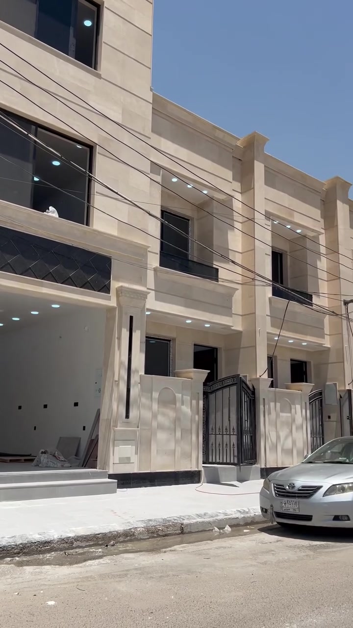 🏡✨ فرصة سكنية مميزة من الحكمة للاستثمار العقاري ✨🏡

متوفر الآن ثلاث وحدات سكنية حديثة البناء، مساحة كل وحدة 50 متر مربع، بتصميم عصري مكون من ثلاثة طوابق.

🔹 3 غرف نوم
🔹 حمامات حديثة
🔹 صالة مريحة
🔹 مطبخ عملي
🔹 تشطيبات عالية الجودة
🔹 بناء حديث وفق المواصفات الهندسية

📍 الموقع: شارع المضخة – فرع شارع العوادي – قرب مدرسة سما بغداد.

وحدات سكنية تجمع بين الموقع المميز، جودة البناء، والتصميم العملي لتوفير الراحة والاستقرار للعائلة.

📞 للحجز والاستفسار:
***********

🏢 الحكمة للاستثمار العقاري

“نبني الثقة… ونصنع مستقبلك السكني”
