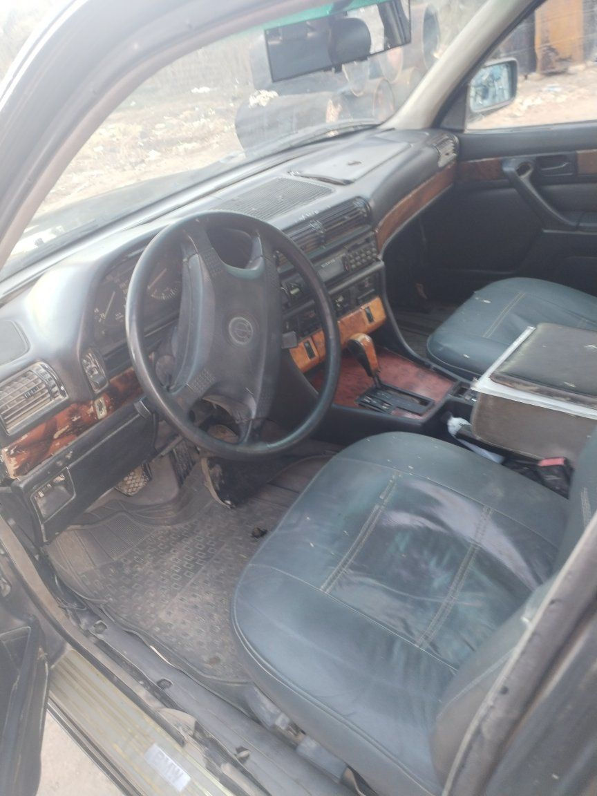 , سلام عليكم شباب بي ام 730 كير محرك خير من الله سياره جاهزه ترايك 200مال جناي للبيع او مراوس حسب القناعه
***********
