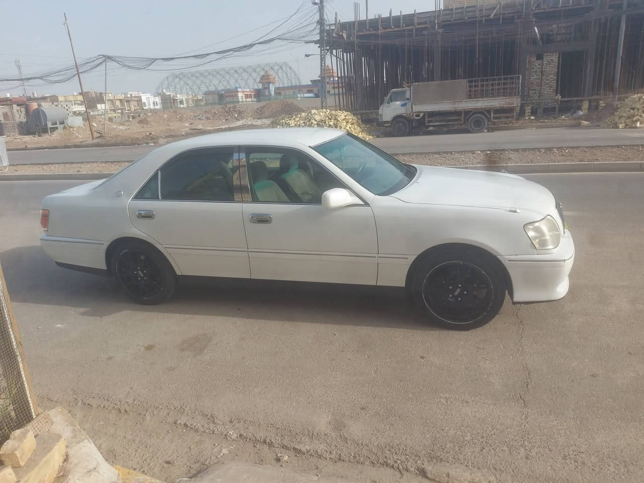 سلام عليكم سياره للبيع ملكه دوات مكفوله كفاله عامه عده لكصه قماره فقط سياره بلعماره سعر ٤٣  ***********   ***********
