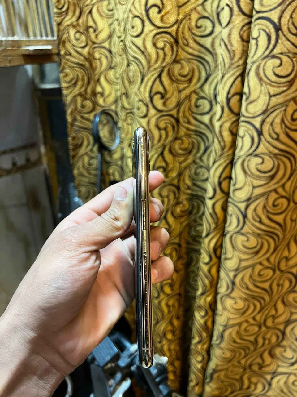 سلام عليكم آيفون 11برؤ ماگس ذاكره 265 بس كسر بل شاشه ما مأثر علي ابد بطاريه متصرف شحن ضهره مابي زلق اي خلل مابي سعره 200$ ألف قفل بدون عمله مكاني بغداد حي بتول ***********
