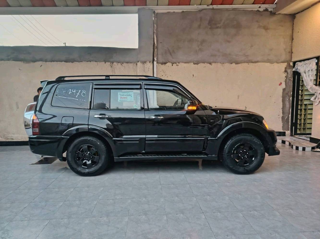 🚙 للبيع او أمراوس – ميتسوبيشي باجيرو موديل 2006

المواصفات:

- موديل 2006
- دفع رباعي (4×4)
- جير عادي وثقيل (جيرين)
- فتحة سقف
- عدسات أمامية
- قطعتا تبريد
- تايرات جديدة
- السنوية مجددة وباسمي
- جميع الأمور الميكانيكية والكهربائية تعمل بصورة ممتازة

حالة السيارة:
السيارة بحالة جيدة جداً، ولا تحتاج إلى أي تصليح أساسي، فقط توجد زلوخ وخدوش وضربات بسيطة في البدي، وتحتاج إلى بعض الترتيبات والتعديلات التجميلية حسب رغبة المشتري.

سيارة مناسبة للاستخدام اليومي والسفر والطرق الوعرة، وتمتاز بالقوة والاعتمادية.

📞 ***********
عنواني بصرة ... السعر 85 وبيها مجال