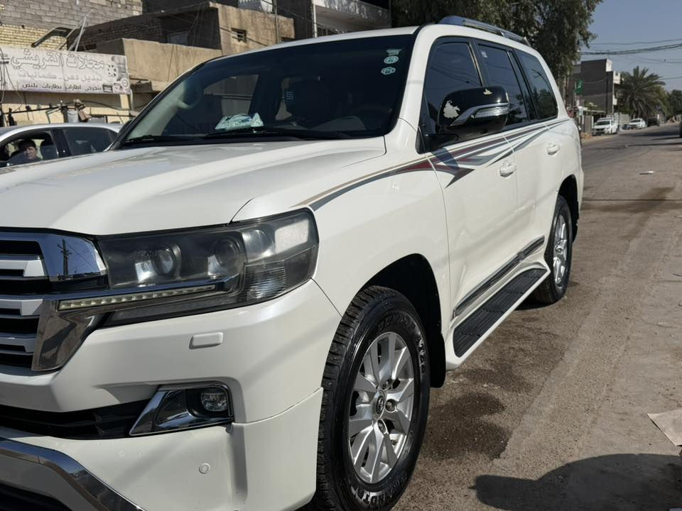 السلام عليكم 
لاندكروز 2018 للبيع
محرك V6  
السياره مكفولة كفالة عامه من كلشي 
ماشيه 71 الف
رقم السياره : اربيل سنوية بااسمي 

سعرها 525 ورقه وبيها مجال
مكان السياره بغداد السيدية 
رقم الهاتف :***********
