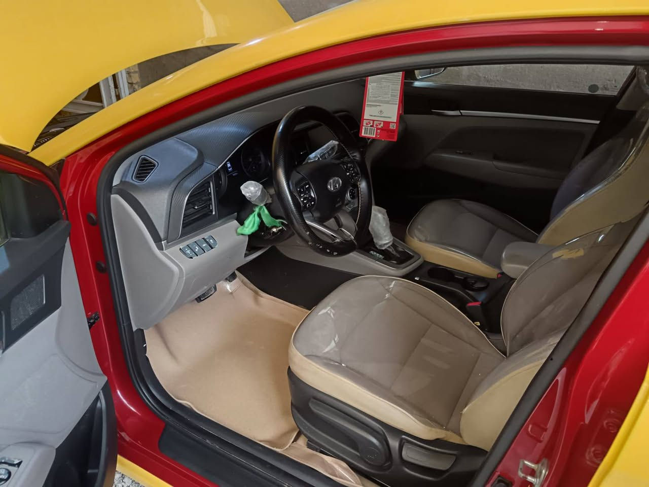 السلام عليكم ورحمة النتراء موديل 19ماشيه 90 الف سياره ما مشتغله تكسي منضومه زنون  حادث ب الصورة رادارات خير من الله ***********اتصل
