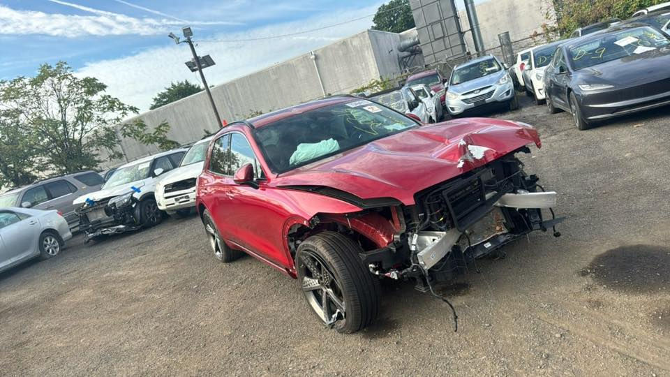 السلام عليكم…. ارخص جينيسس بالعراق بالنسبة لفئتها …. Gv70 موديل 2024 بريستيج فول مواصفات ماشية 24 الف…. رقم واسط شهداء…. السعر 285 ورقة وبيها مجال…السيارة حادثها بنيد فقط بدون شواصي ضربة خفيفة… وبيها صبغ ربع الصفحة مثل ما موضح بالصور … التصليح درجة اولى والسيارة جديدة كلش……***********
