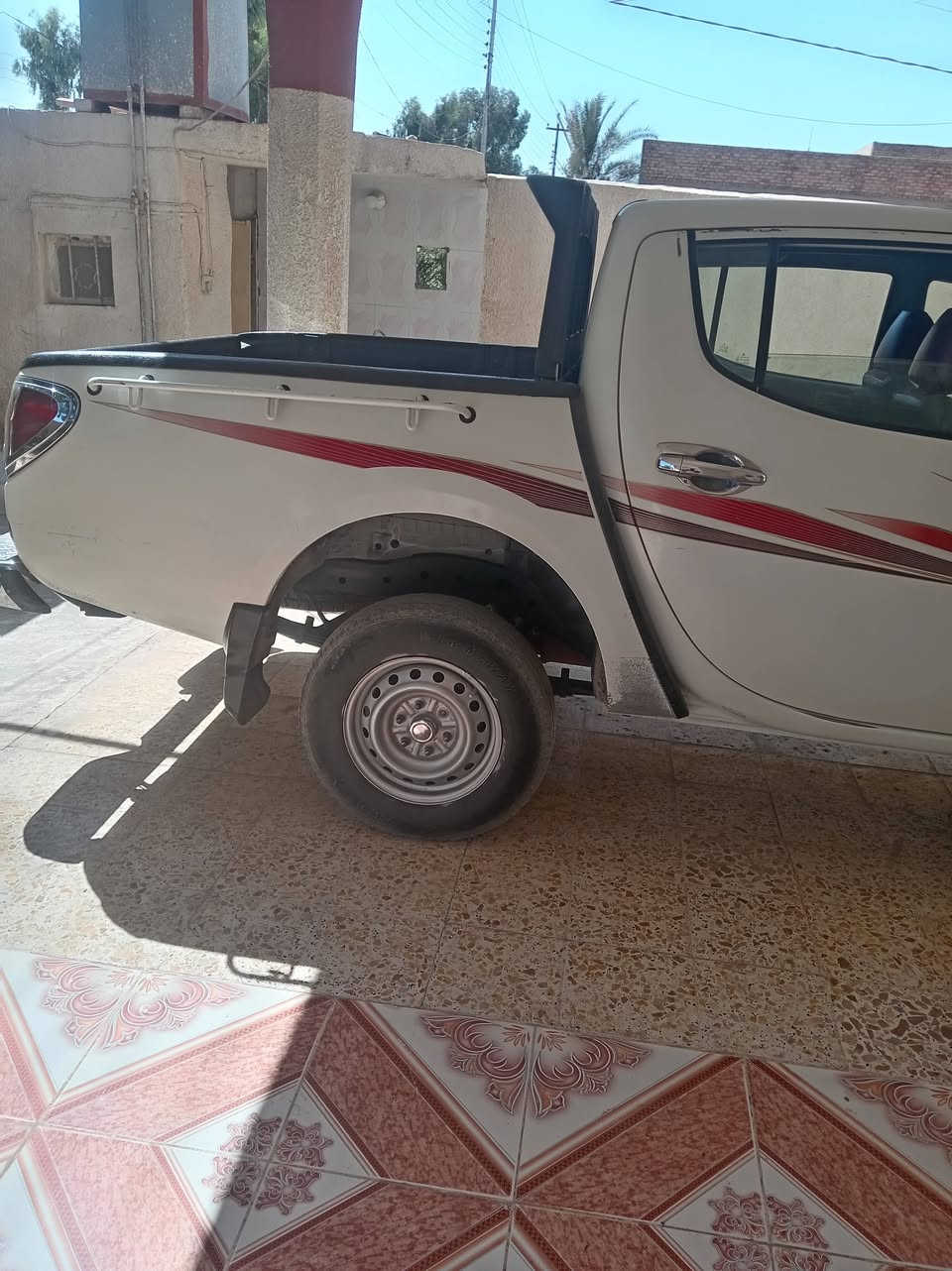 للبيع مسيوبيشي ٢٠١١ كفاله عدا بارد قليل كير عادي رقم انكليزي صلاح الدين  المكان الدجيل *********** والسعر ١٢٢ وبيها مجال إذا تيوتا دبل نظيف مراوس هم يرهم من (٢٠١٠ إلى ٢٠١٥)
