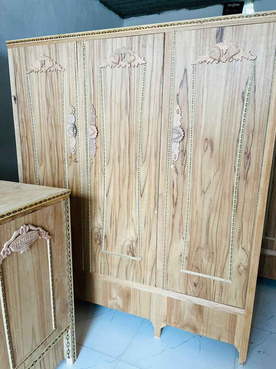 يوجد لدينا بوفيات صاج جديده حسب الطلب أنواع القياسات موجوده كنتور ٣ أبواب جديد وبأسعار مناسبه
للاستفسار الاتصال على الرقم
***********
