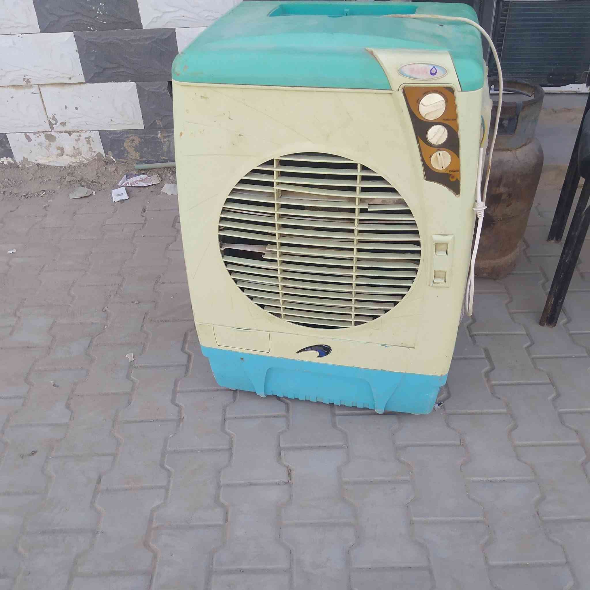 #للبيع مبرات حديد وبلاستك شغالات ع اخر حبايه ماطور سرعتين واتربم كلشي شغال العنوان الديوانيه الحمزه الشرقي قرب جامع الحديان للاستفسار خاص او وتساب ع الرقم #***********
