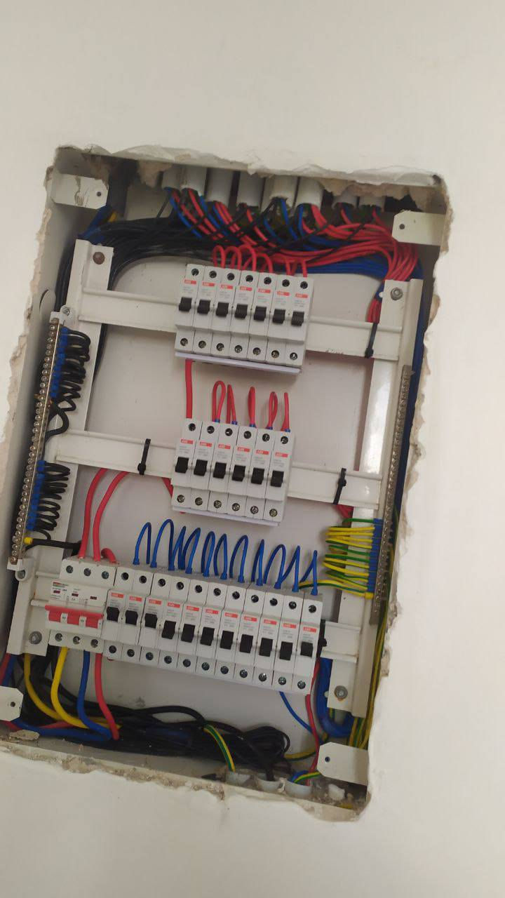 تأسيس كهرباء المنازل 
 (***********
_ توزيع نقاط الإنارة 
 _ توزيع المكيفات 
 _ توزيع نقاط الستلايت 
 _ توزيع نقاط السخانات 
 (***********)
