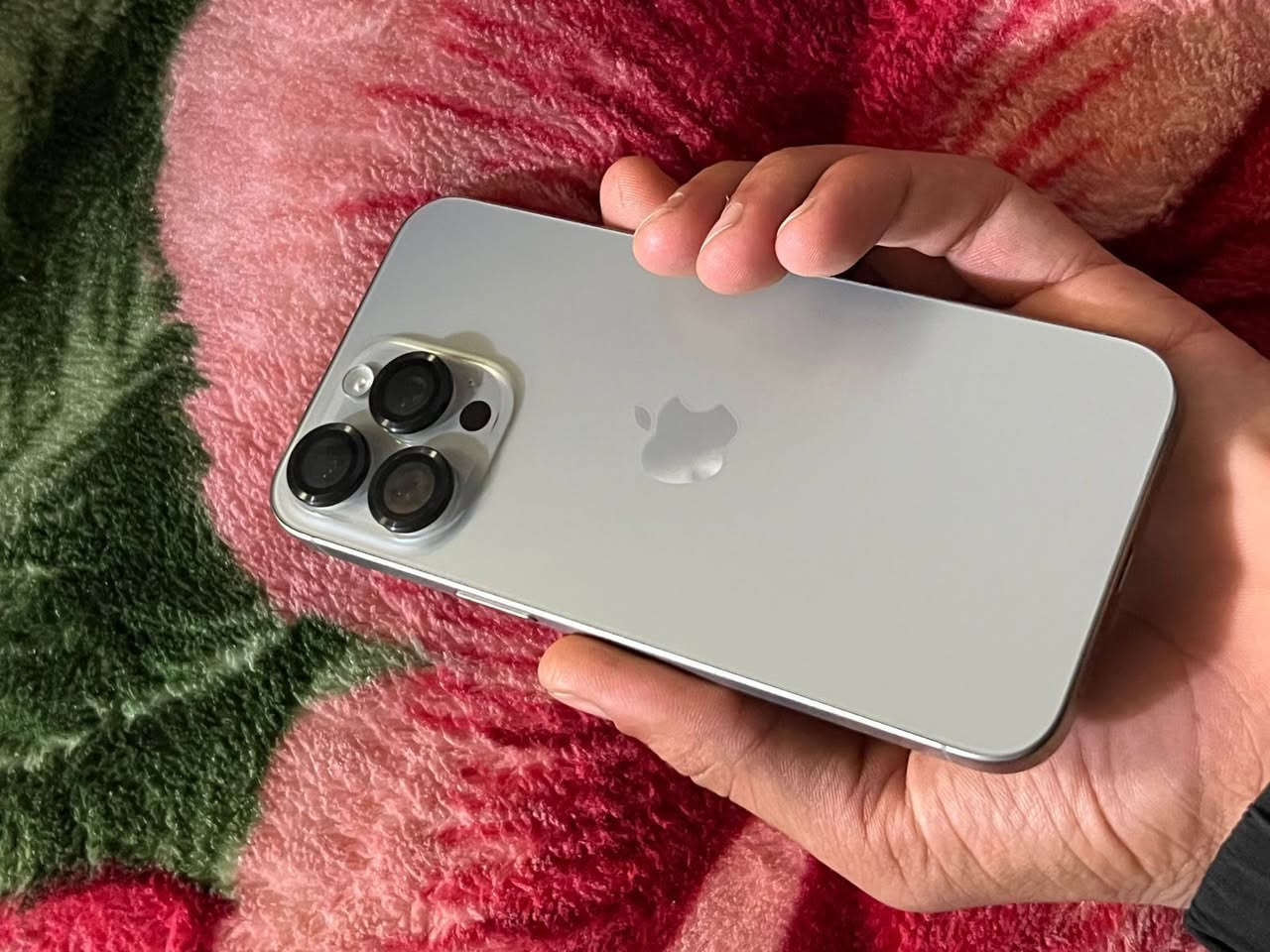 ايفون 15 برو ماكس. ماستر شرق اوصط  ذاكره 256 باطاريه
 88 مشحون 310 مكفول من شخط  سعره مليون 25 بغداد لمنصور ***********
