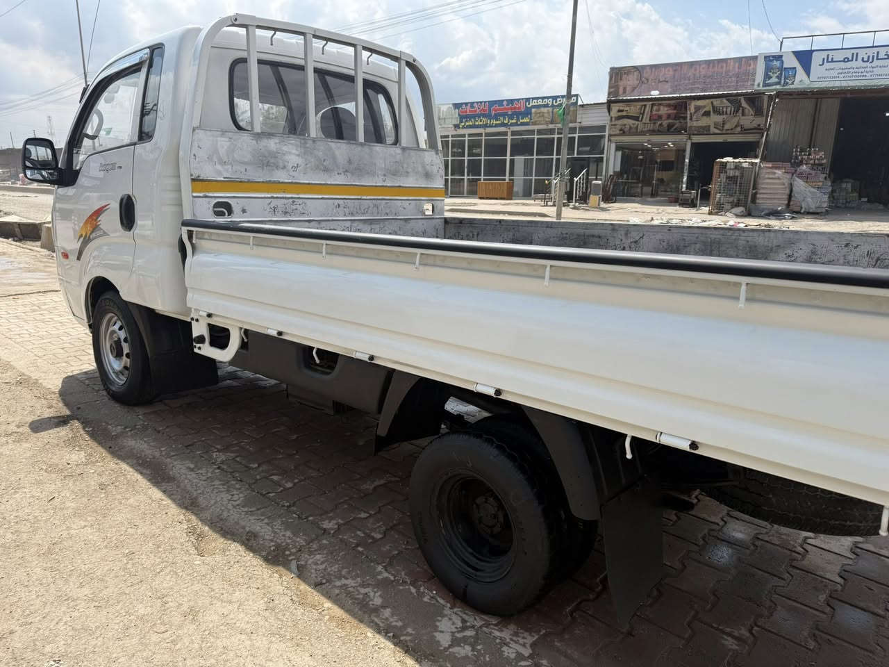 سلام عليكم كيا مديل 2008 مكينه 3000 مال حاويه جديده لا تبخير ولا تنقيص السياره كفاله عامه رقم بغداد الماني السعر 85 مكان السيآره بغداد  ***********
