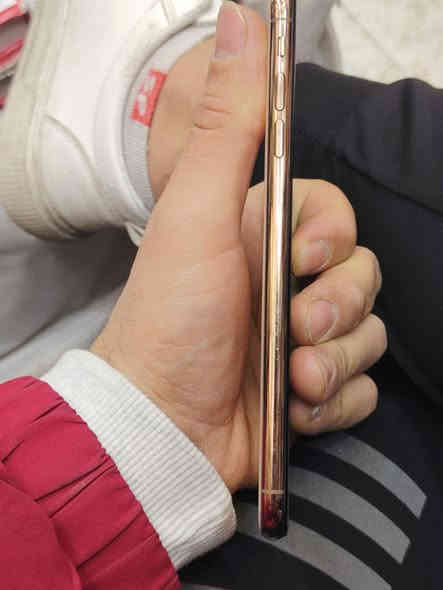 اكس ماكس 

 ذاكرة 512 
ودبل سيم ركز دبل سيم +شريحه الكترونيه 
 
بطارية 100مبدلة اصليه 

للبيع وللمراوس 
***********
