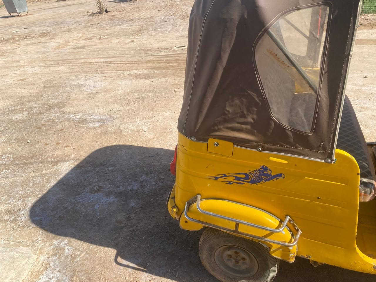 سلام عليكم من رخصت الادمن
تكتك زيل للبيع موديل ١٩ اوراقها كامله وكمركها مدفوعع 

تكتك ينرادلها تجفيت
التكتك شغاله وتمشيي عادي
للاستفسار عل هذه الرقم ***********
