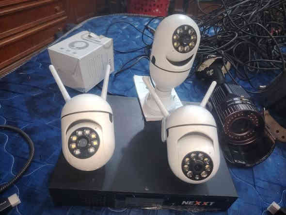 للبيع قيم بما يرضي الله واخذهن كلهن على فحص مكانهن كوفه شارع ميثم التمار قرب دور الحوزة مقابيل مجمع الجنابي ***********
