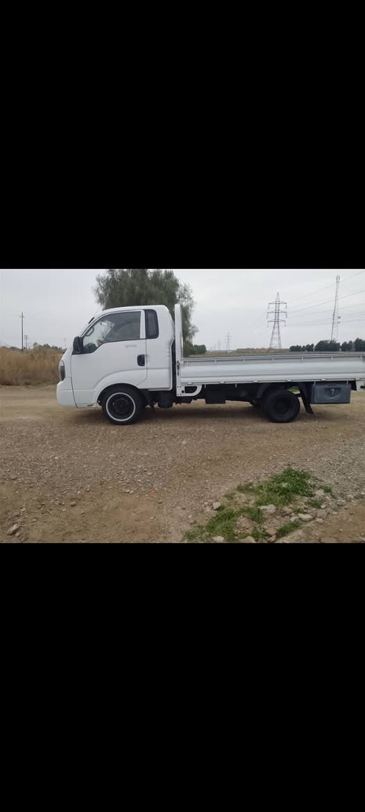 سلام عليكم سيارة كيا حمل موديل 2015 رقم بغداد باسمي انكليزي سياره نضيفه مال جناي تخم تاير محرك كير اكسن كله جديد شاصي حيل نضيف دواخل كشنات نضيفه تتفأه تبريد كله شغال تحويل ثاني يوم   عنوان التاجي (   *********** )
