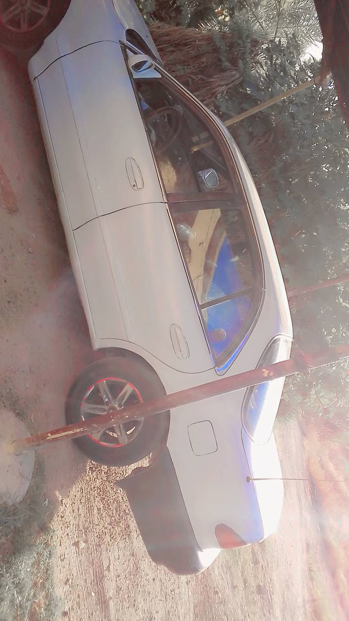 السلام عليكم ورحمة الله وبركاتة 
عيني سياره سوناته 2 للبيع 
نضيفه من البجم للبجم 
ملاحظه،،،،... 
السياره فول مواصفات 
من كهربائيات وصدر امامي 
وصدر خلفي فول 
تخم تاير 
حتى كامره 
بيه يعني سياره 
نضيفه ومتعوب عليه مال جناي 
كفاله كير + محرك ومكفوله من 
ضربه + رقمي ***********
