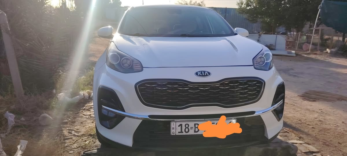 سبورتج ٢٠٢٢ امريكي
حادث فقط بنيد ونفسه مصلح بمكانه مامفتوح
مواصفات عاديه 
ماشية ٩٧ كم 
سيارة جديده ونظيفة ماعايزه برغي
للاتصال ***********
