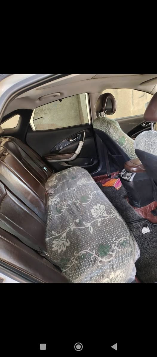 سلام عليكم
للبيع ازيرا موديل 2013 فول مواصفات 1/1 خليجي بسمي رقم بغداد كفاله عامه سياره نضيفه ما عايزه شي
للاستفسار ***********
