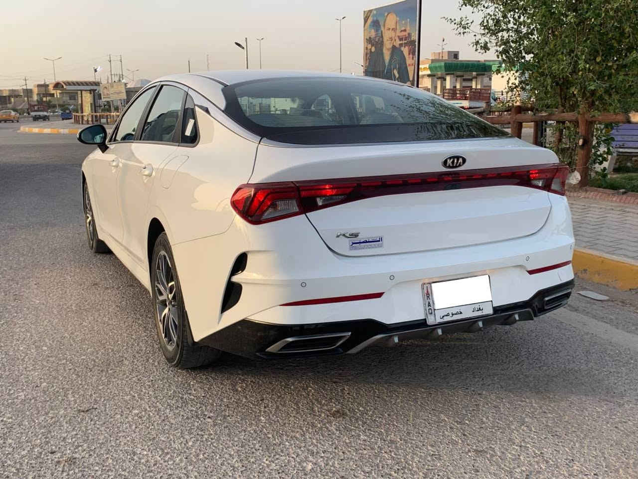 السلام عليكم. 
كيا k5 خليجي 2021.
رقم بغداد استقطاع مباشر  . 
تبديل بنيد فقط بدون دواخل ونفس اللون بدون صبغ. 
ماشيه 91الف. 
محرك 2000 دوش. 
مواصفاتها. 
شاشه. 
كامره. 
حساس امامي خلفي. 
تحكم ستيرن جهتين. 
مري شفط. 
تبريد قطعتين. 
كشنات جلد. 
السعر 155.
مكان السيارة الديوانية. 
للاستفسار. *********** .
