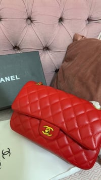شانيل • حمره • مقاس وسط